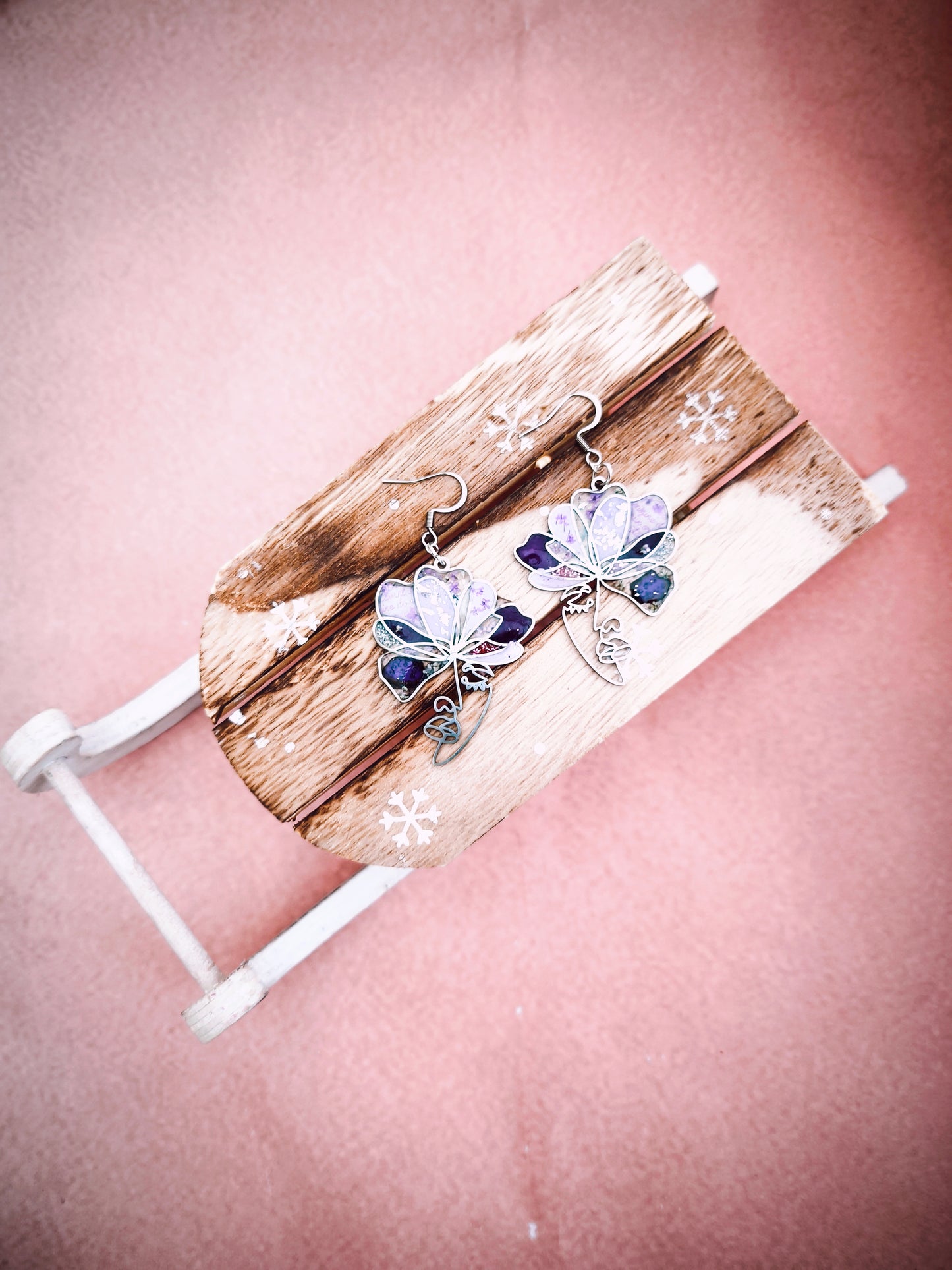 Boucles d'oreilles visage violet